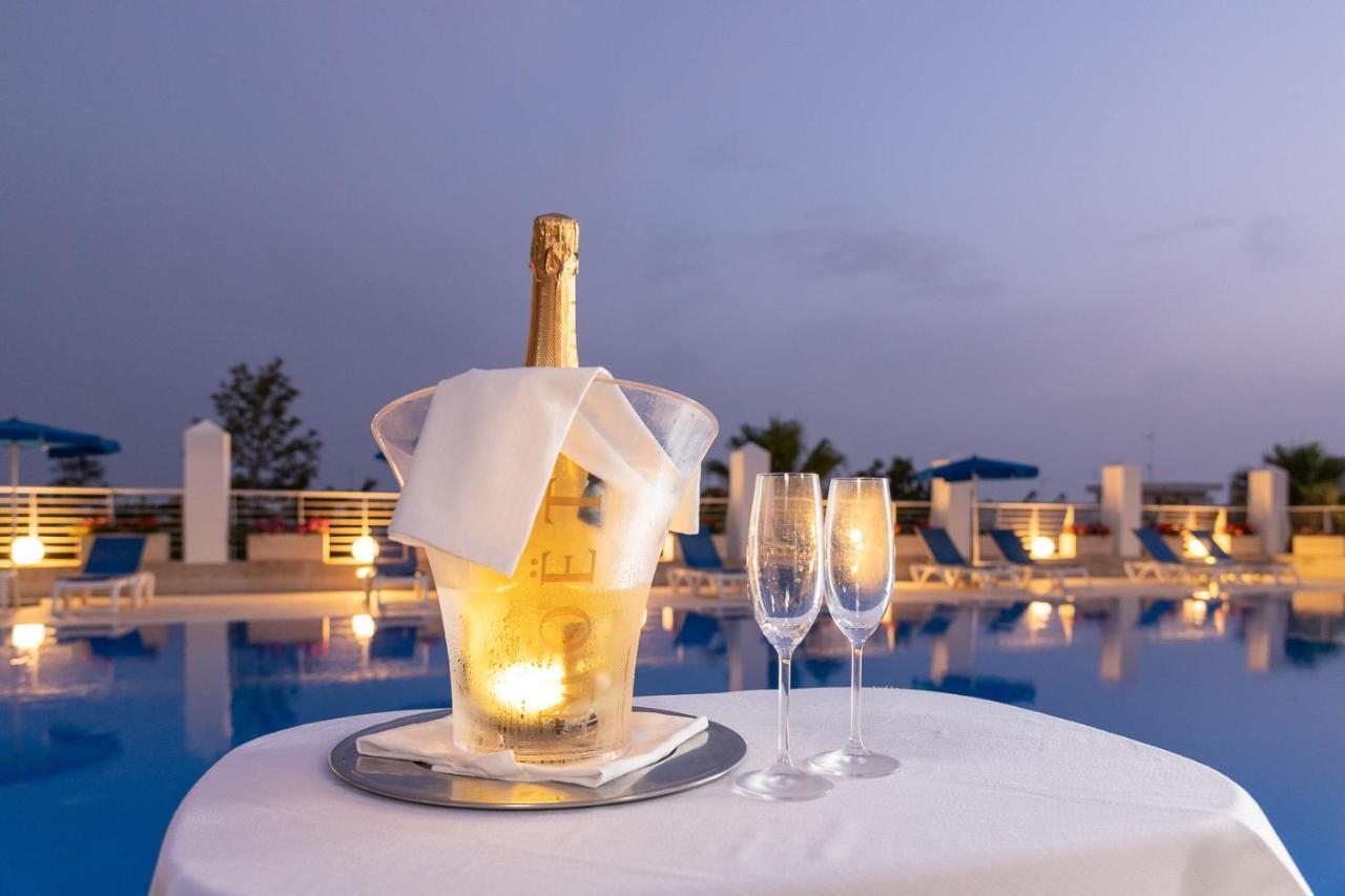 Club Azzurro Hotel & Resort Porto Cesareo Luaran gambar