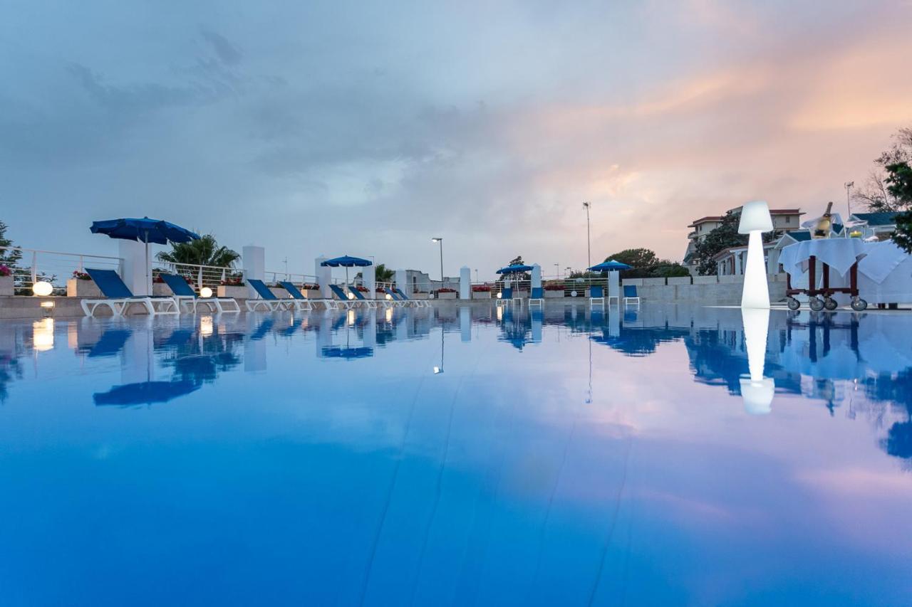 Club Azzurro Hotel & Resort Porto Cesareo Luaran gambar