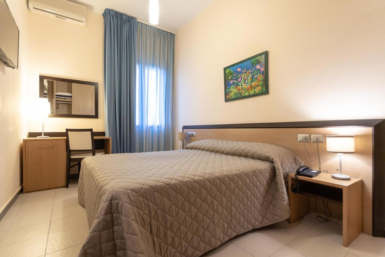 Club Azzurro Hotel & Resort Porto Cesareo Luaran gambar