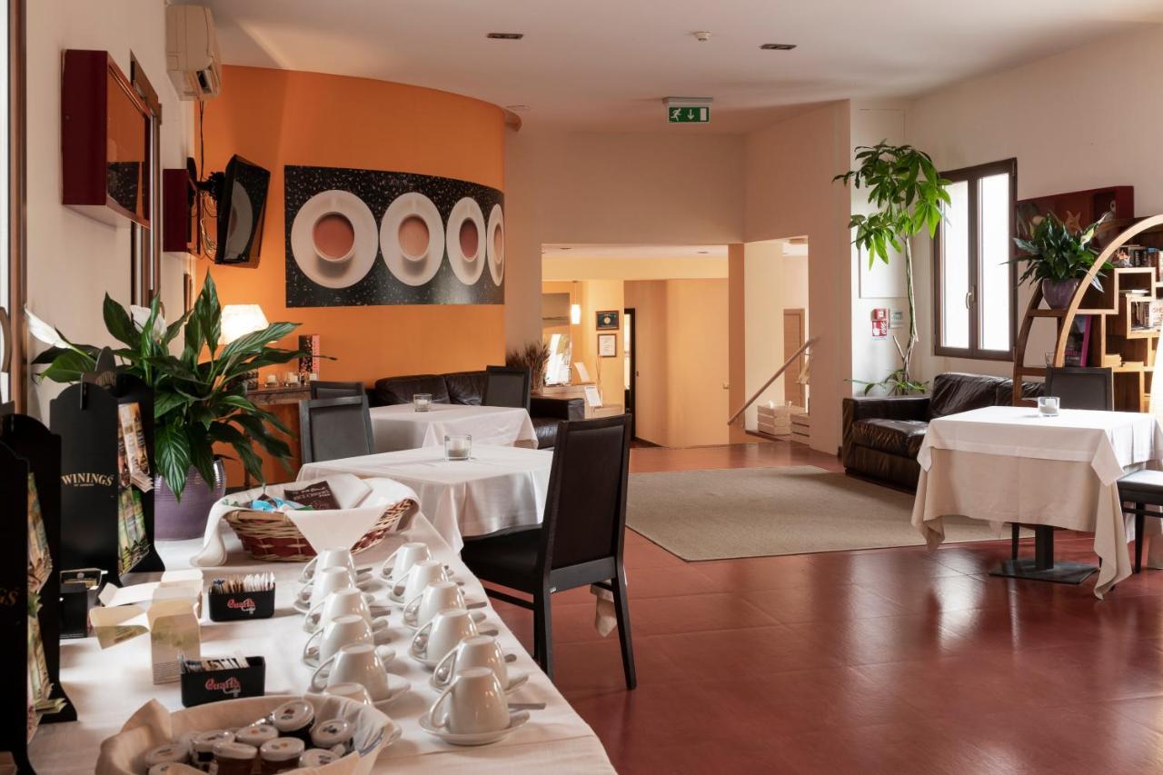 Club Azzurro Hotel & Resort Porto Cesareo Luaran gambar